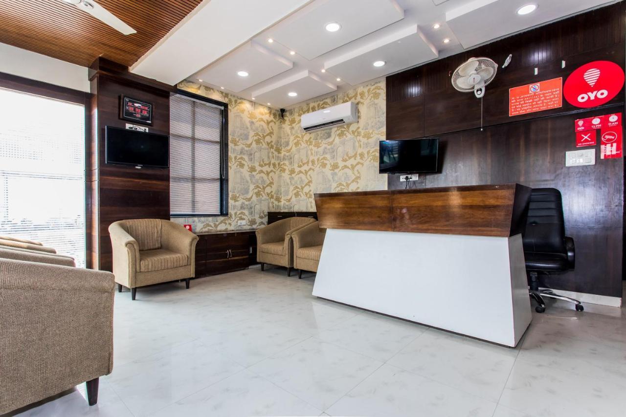 Hotel Oyo 5253 Orange Lily 3*